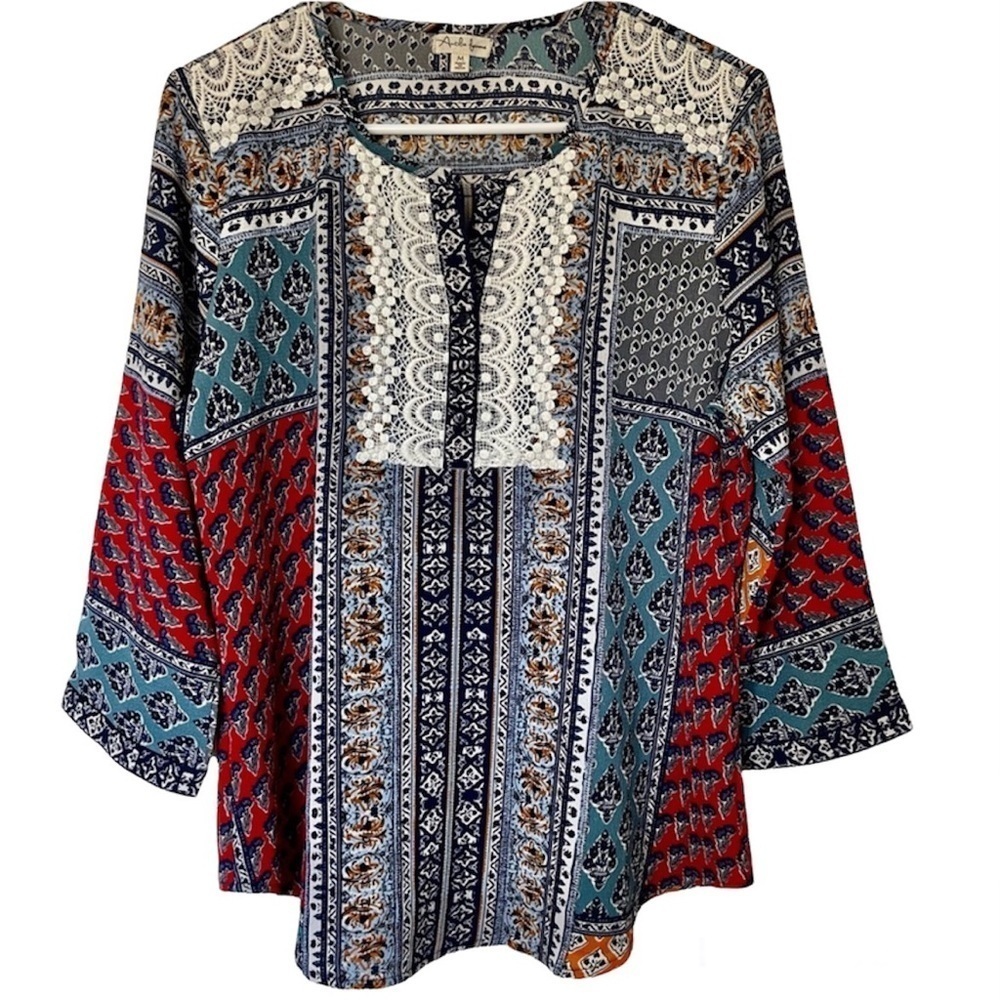 Antilia Femme Split Neck 3/4 Sleeve Tunic Top. Size Medium